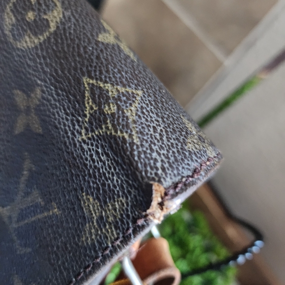 Louis Vuitton Monogram Cartouchiere - Picture 17 of 17